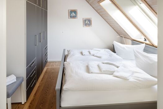 Schlafzimmer eins im OG mit Bad en Suite