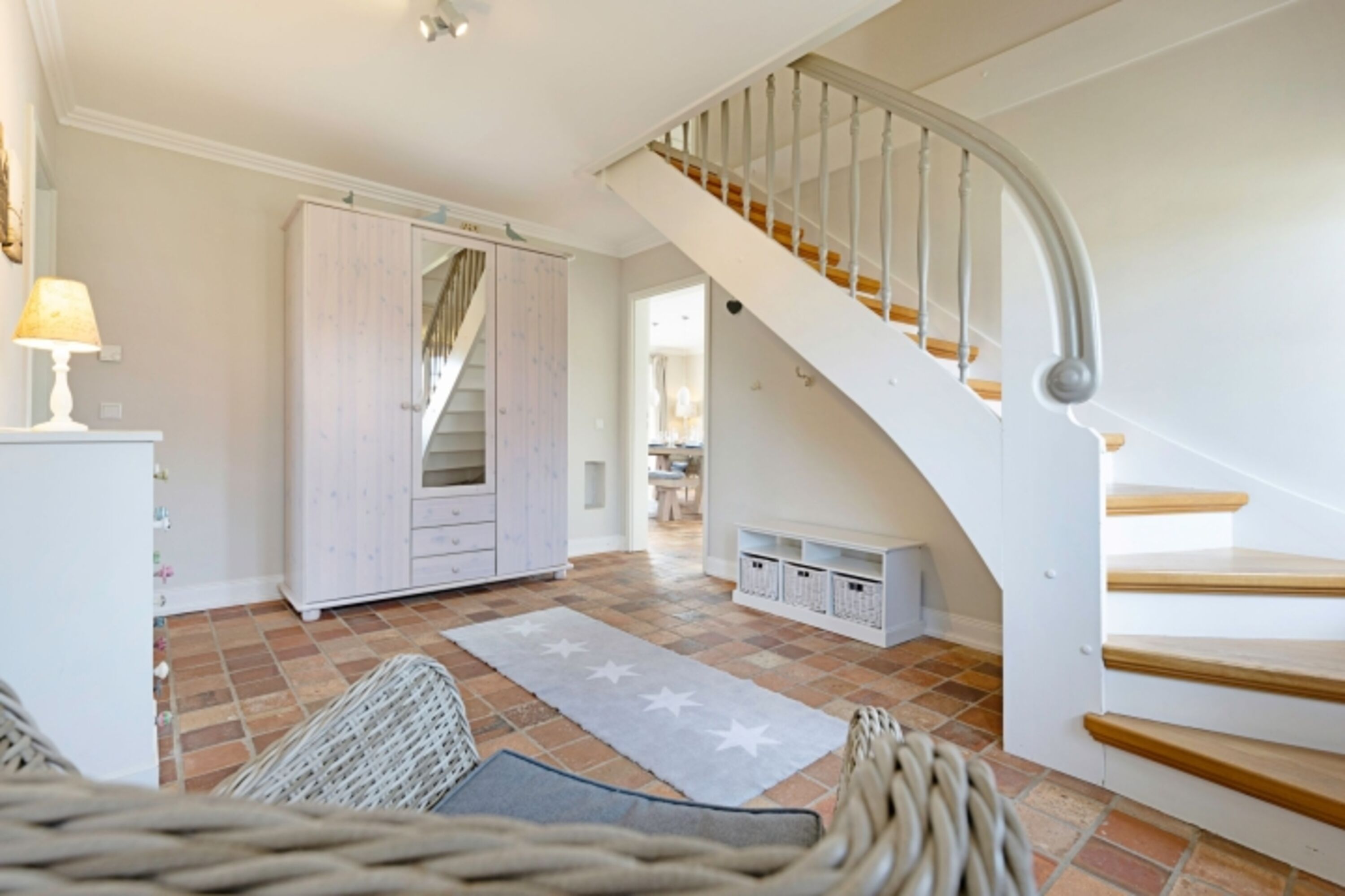 Flur EG und Treppe