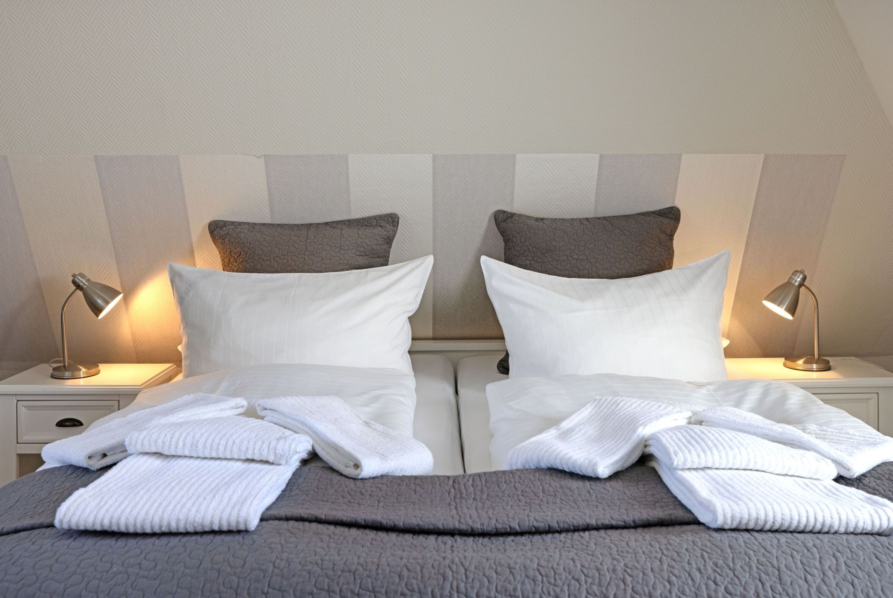 Schlafzimmer eins im zweiten OG