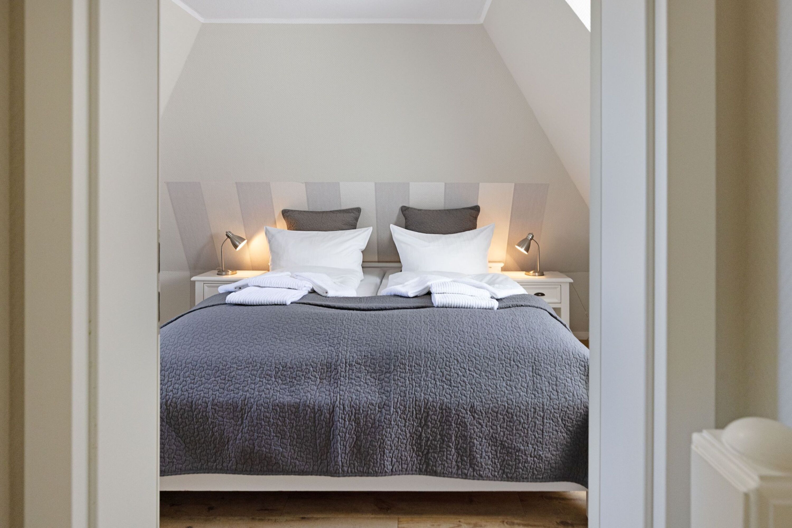 Schlafzimmer eins im zweiten OG