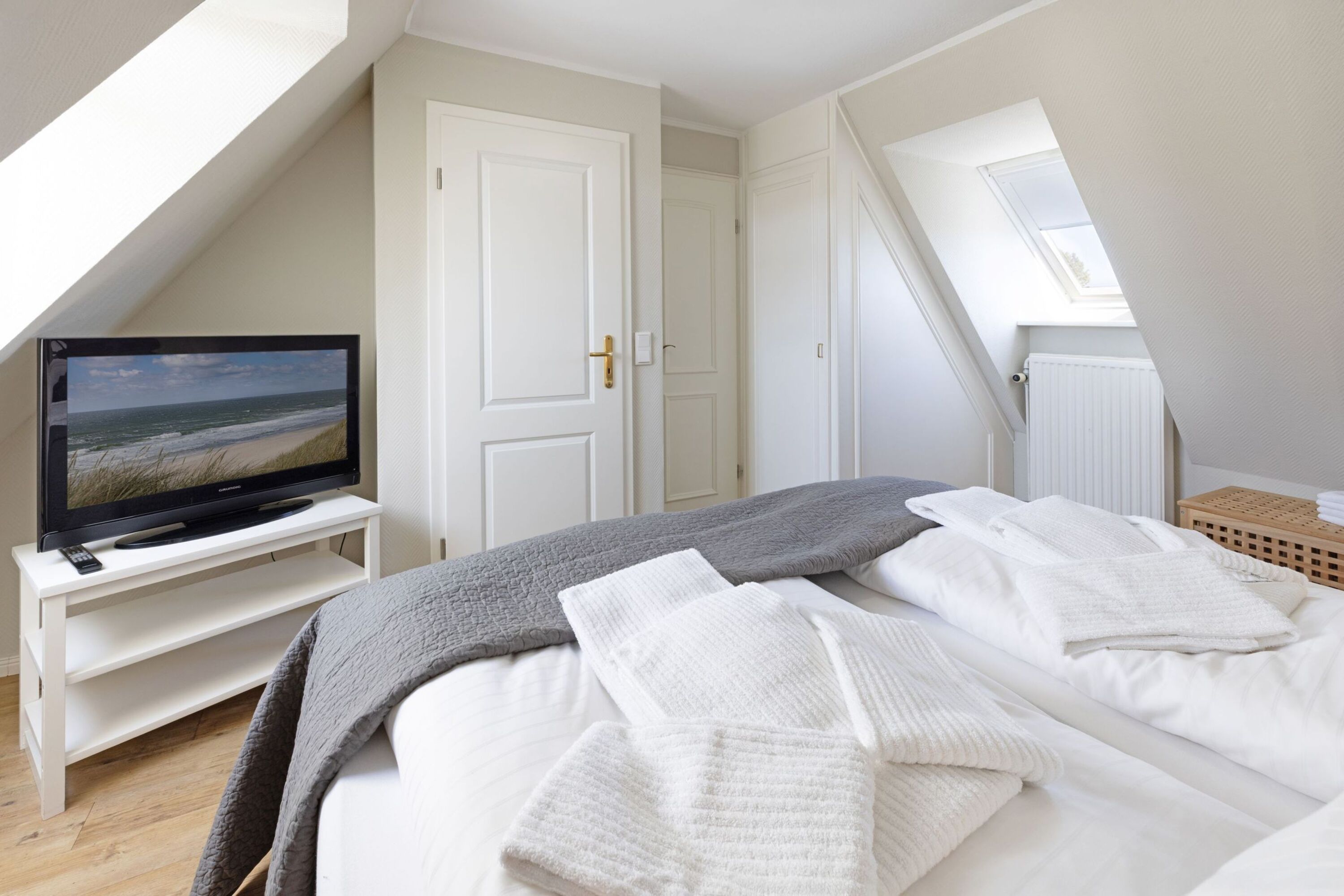 Schlafzimmer eins im zweiten OG