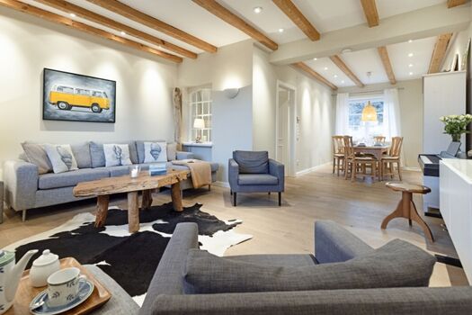 Wohnzimmer und Essbereich