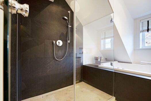 Badezimmer eins im 1 OG