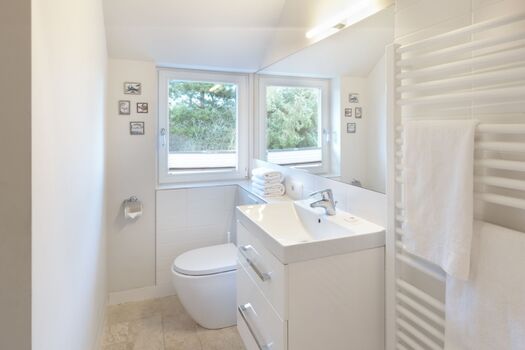 Badezimmer eins im OG