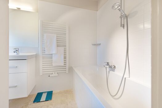 Badezimmer eins im OG