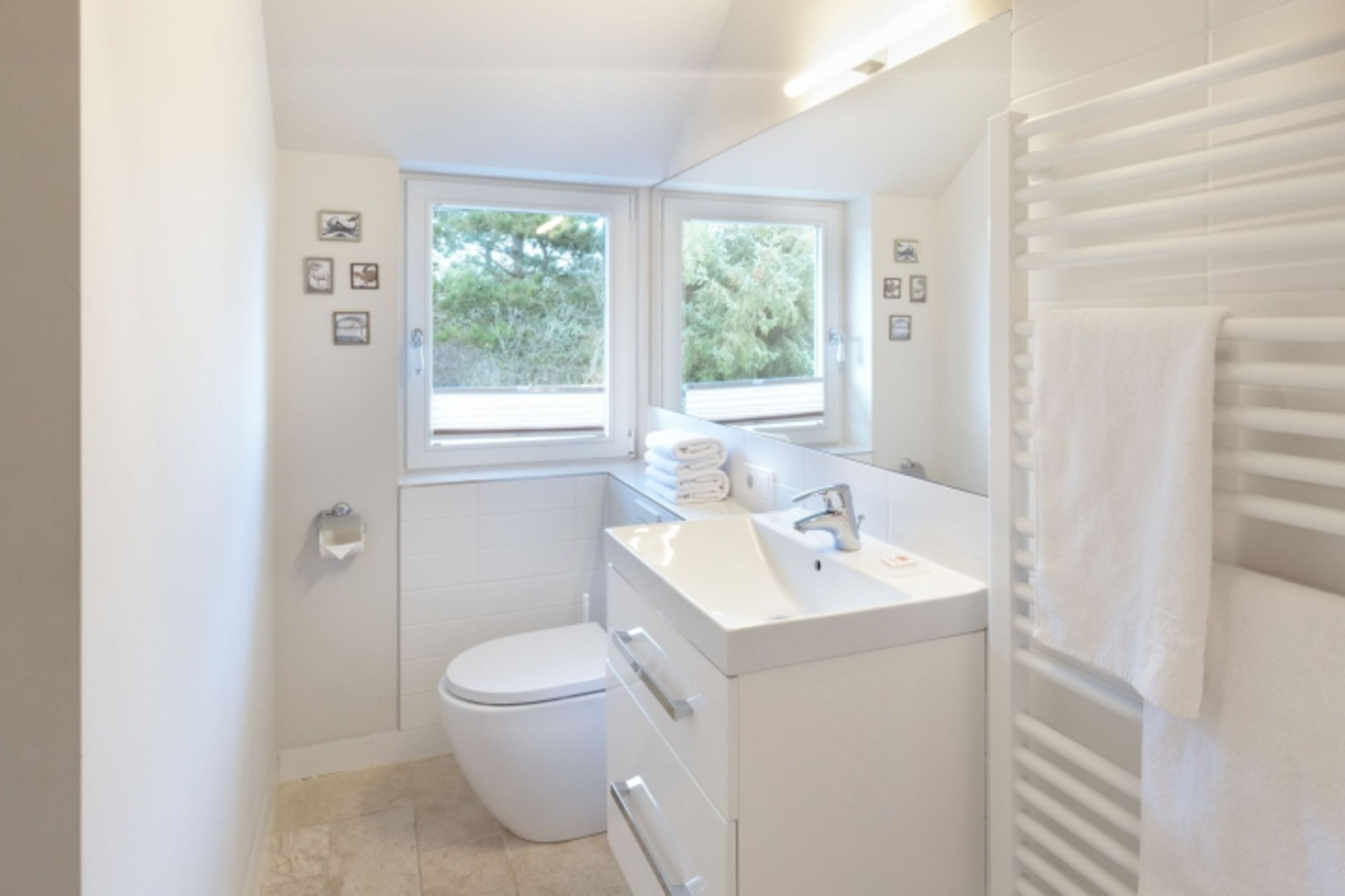 Badezimmer eins im OG