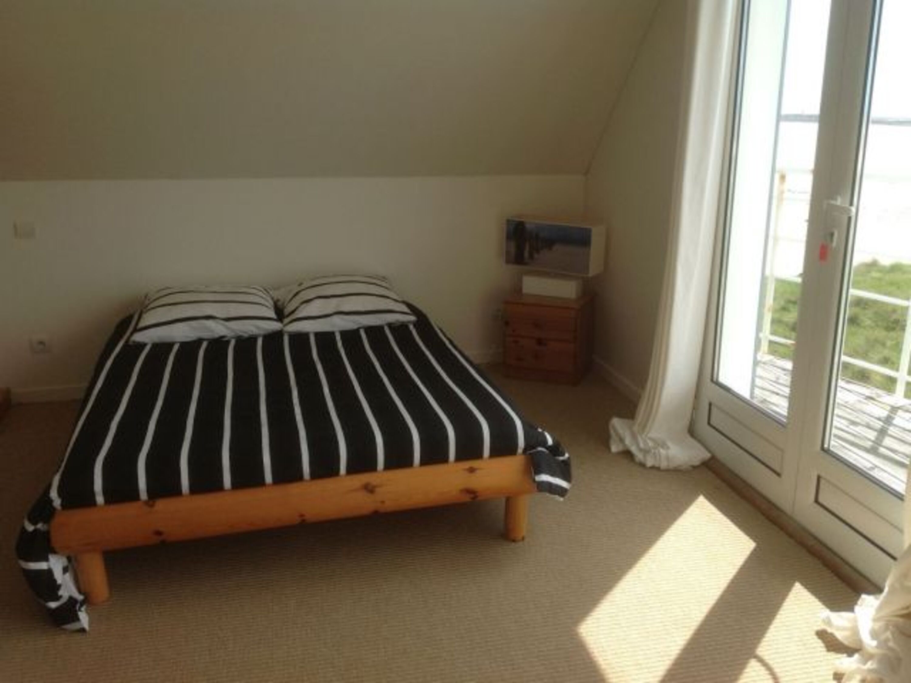 das Schlafzimmer