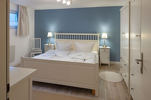 Schlafzimmer eins im Souterrain