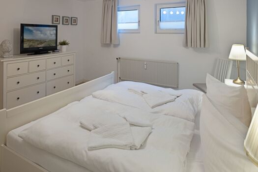 Schlafzimmer eins im Souterrain