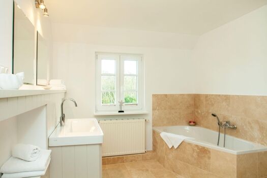 Badezimmer eins im OG