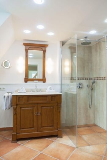 Badezimmer drei im OG