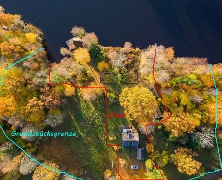 Überblick über das enorme Grundstück und den großen eingezäunten Bereich