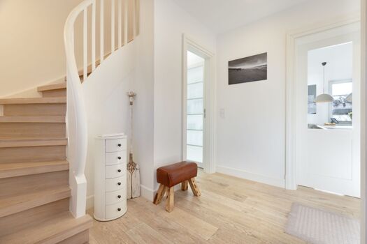 Flur und Eingangsbereich im EG