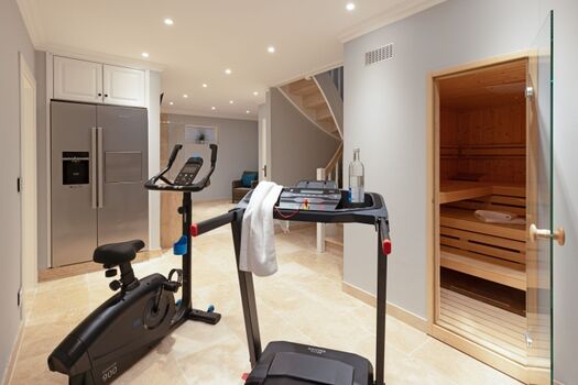 Wellness und Fitnessraum im Souterrain