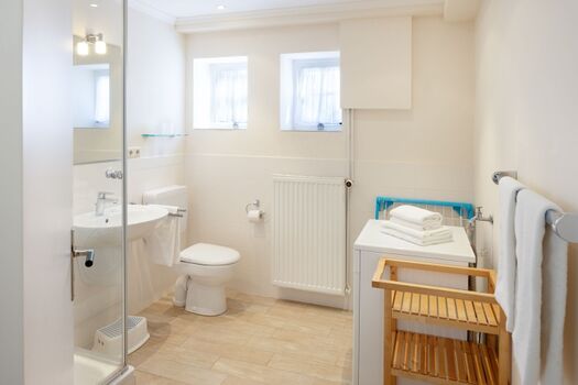 Badezimmer eins im EG