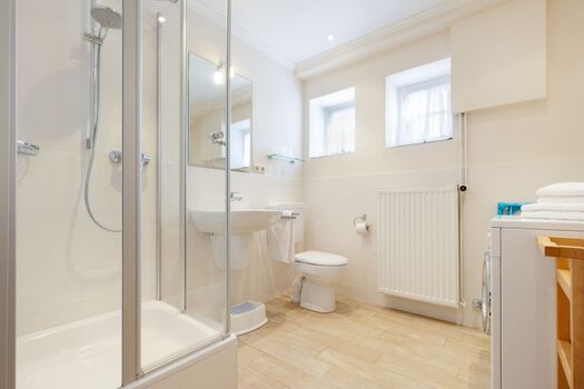 Badezimmer eins im EG