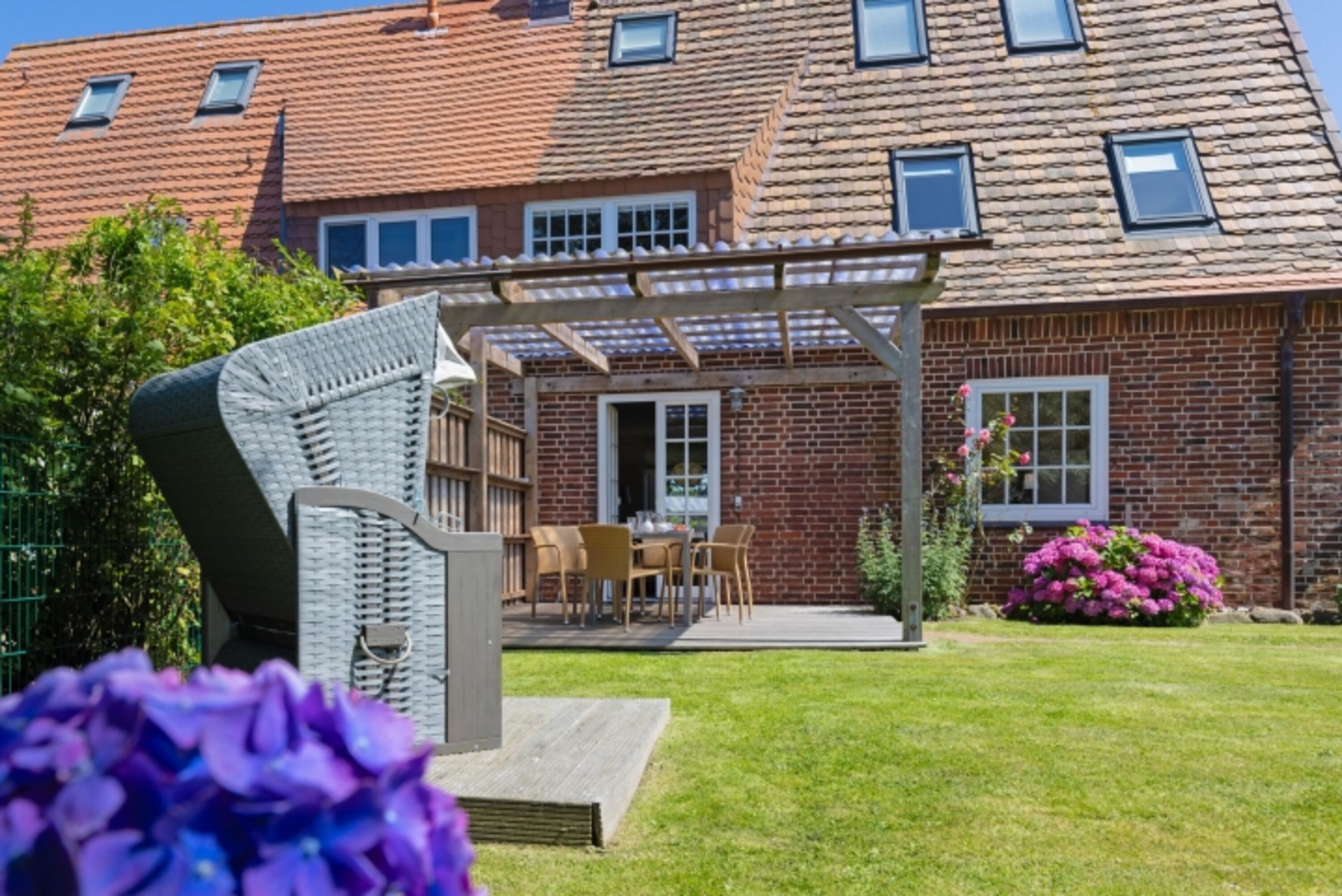 Terrasse und Garten