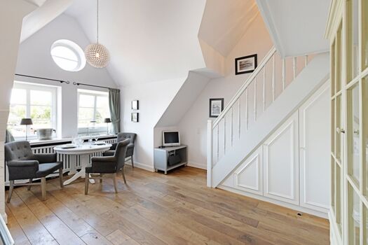 Küche und Eingangsbereich