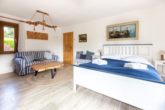 Schlafzimmer im EG mit Terrassenausgang