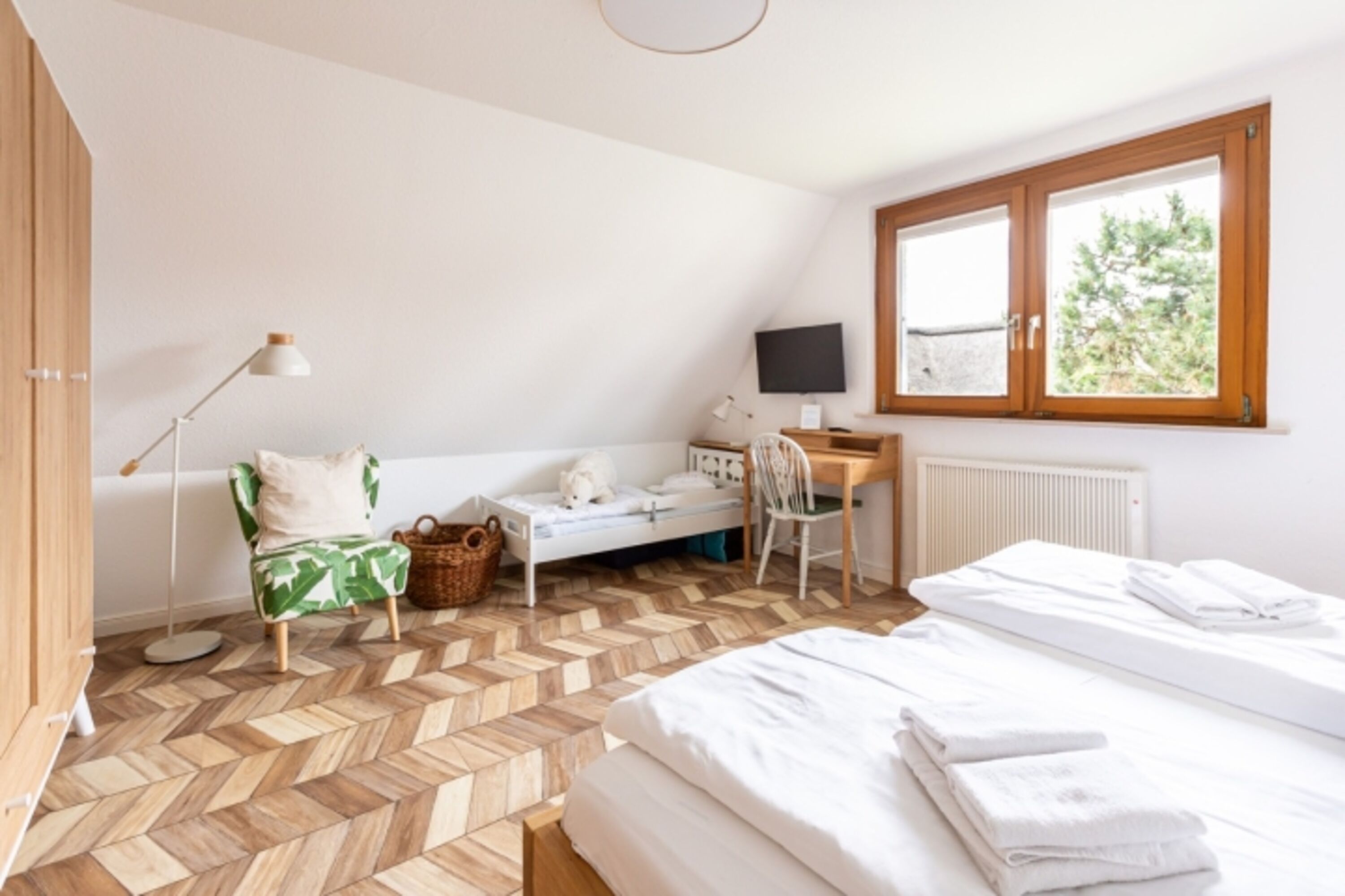 Schlafzimmer im OG mit 2,00m Doppelbett