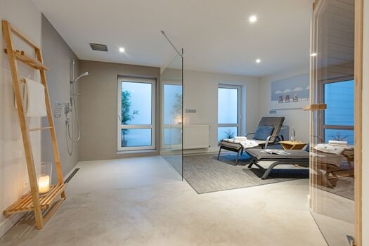 Wellnessbereich mit Sauna im UG