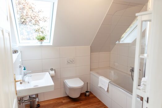 Badezimmer im OG mit Badewanne