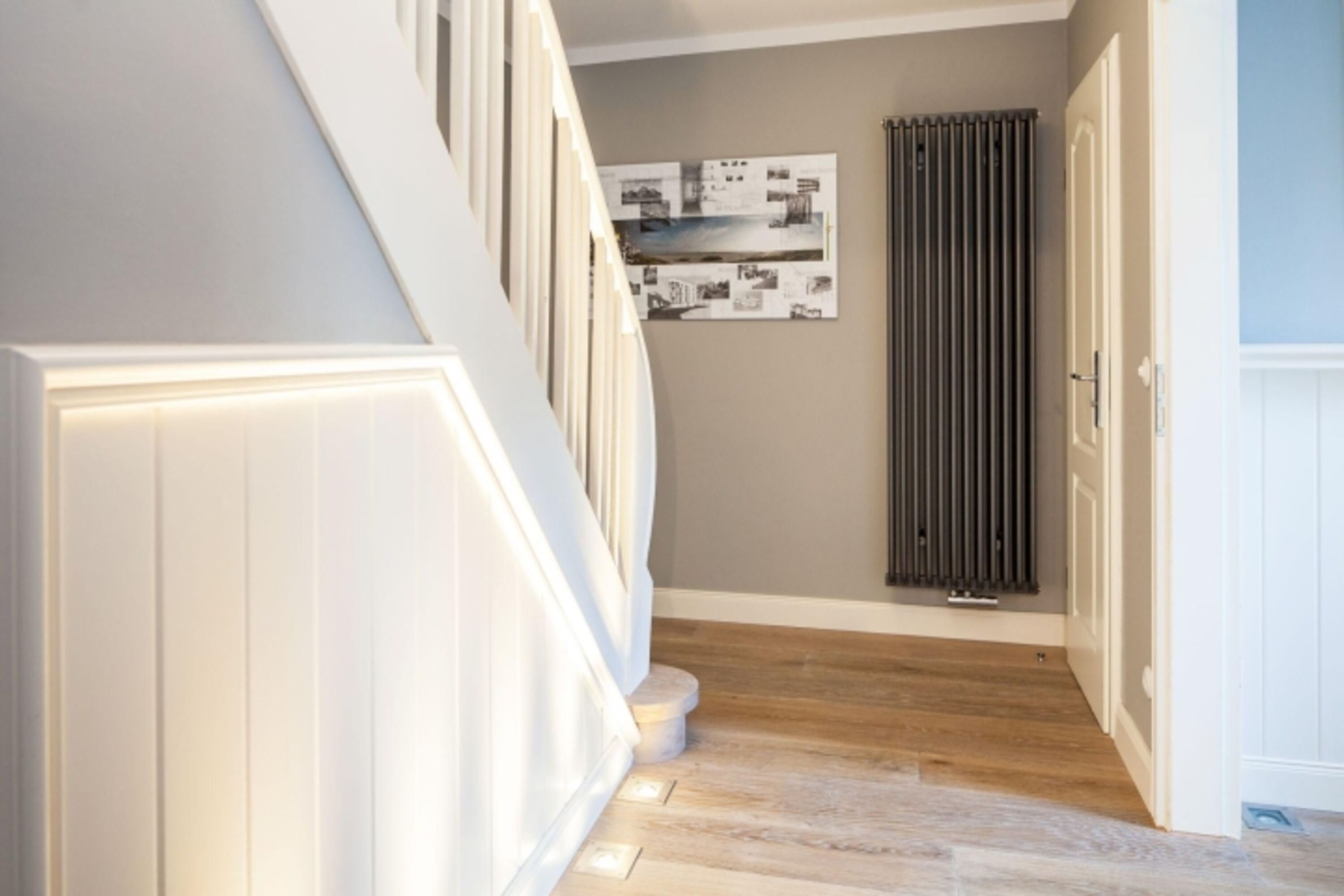 Flur EG und Treppe