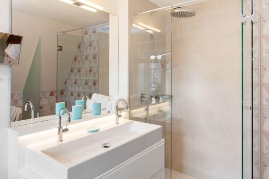 Badezimmer eins im OG