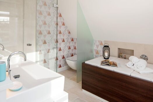 Badezimmer eins im OG