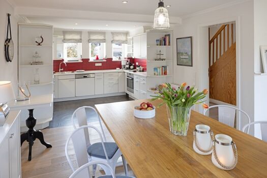 Küche und Essbereich