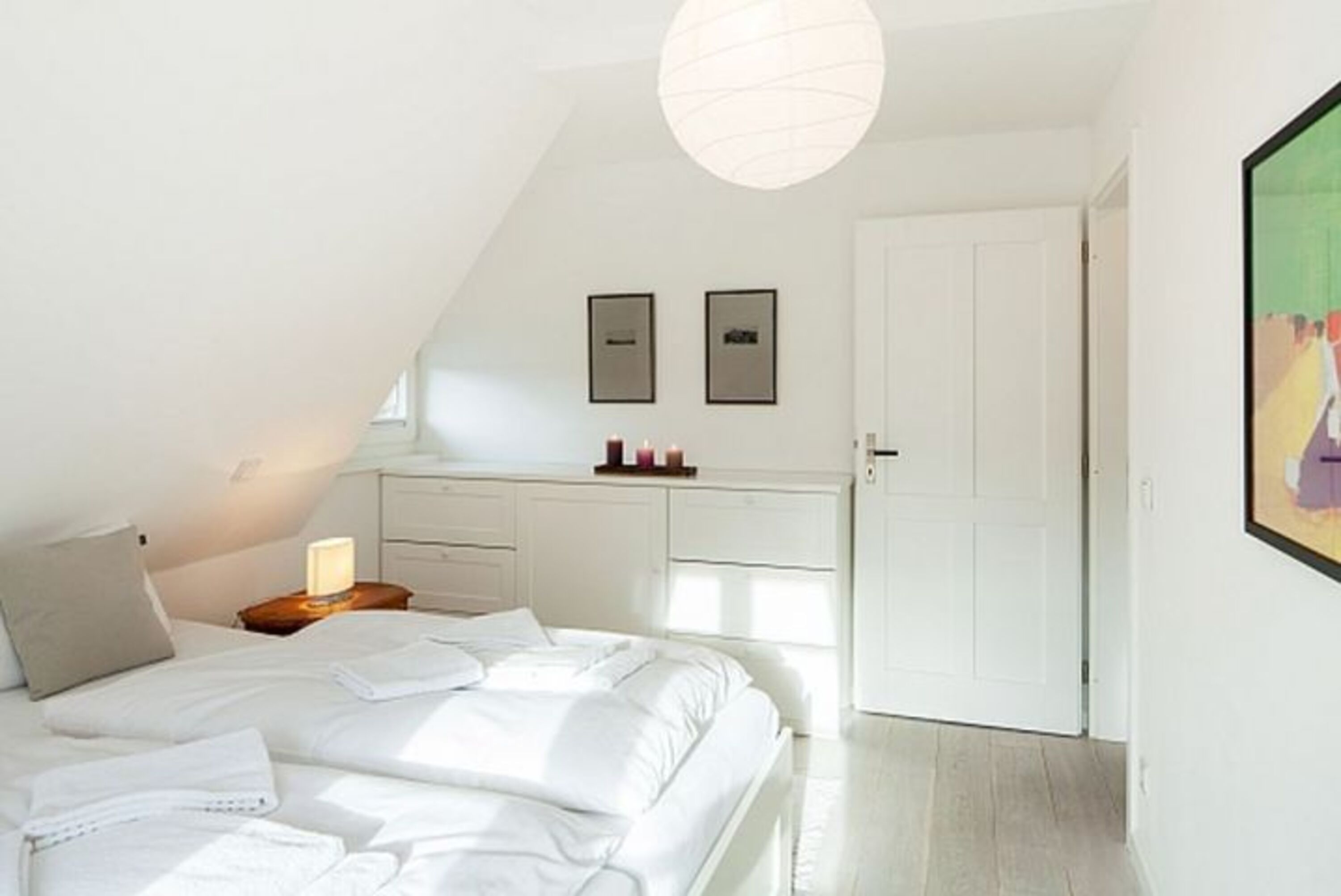 Schlafzimmer 1