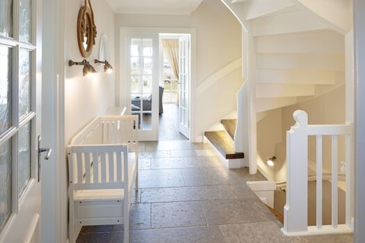 Flur und Eingangsbereich EG