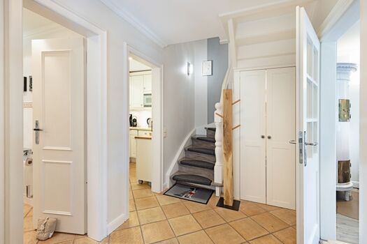 Eingangsbereich und Treppe