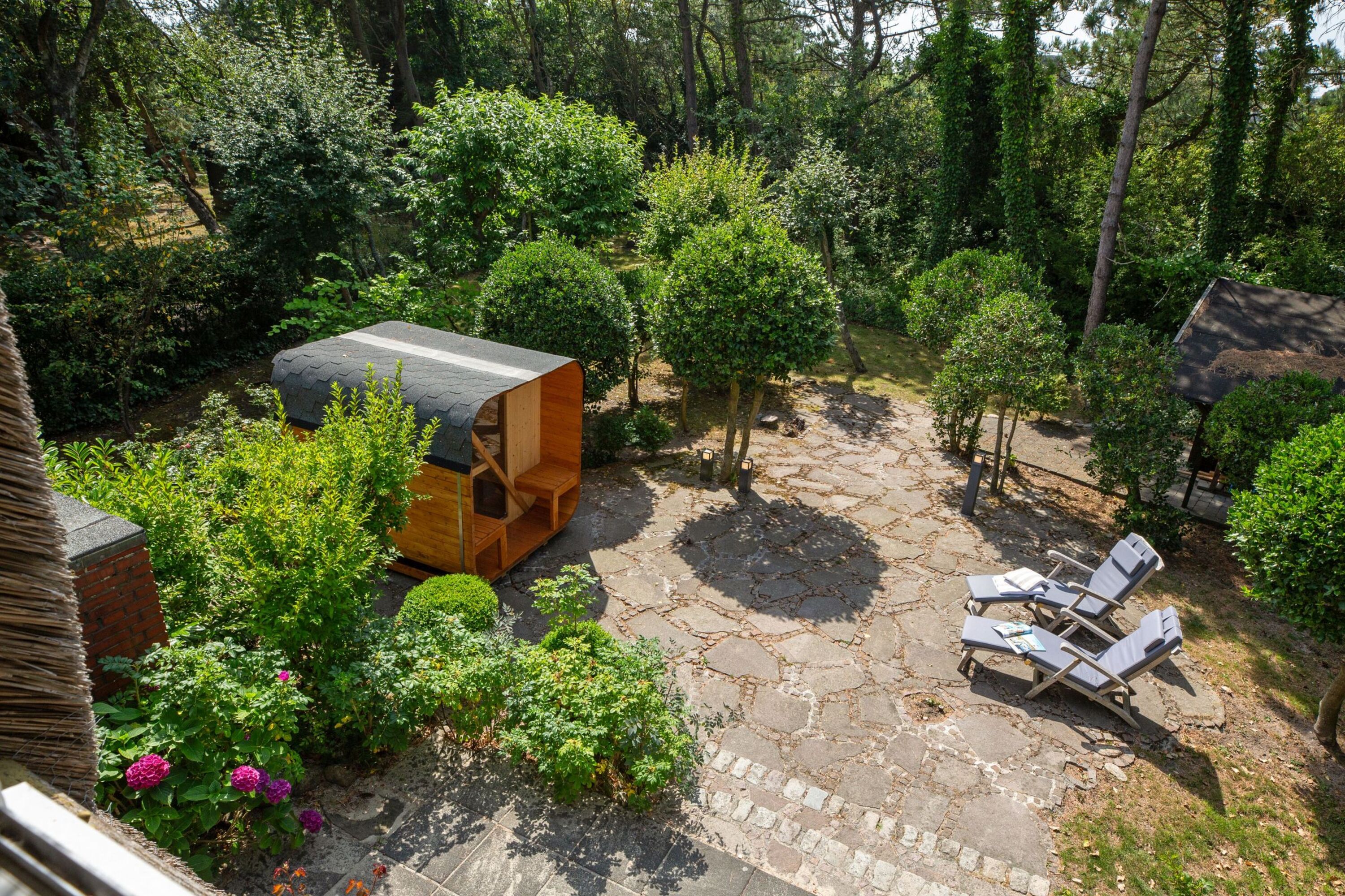 Schlafzimmer eins im OG Ausblick Garten