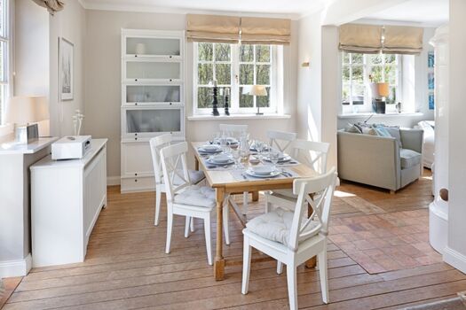 Essbereich mit Kamin