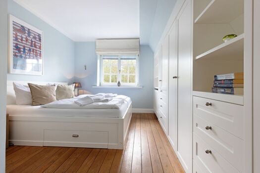 Schlafzimmer eins im 1 OG