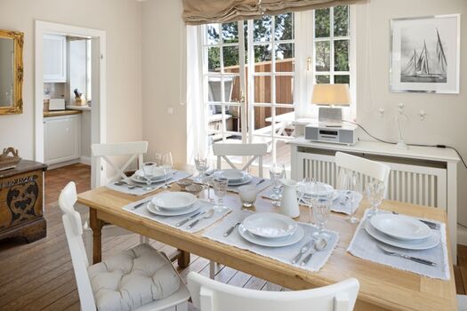 Essbereich mit Kamin