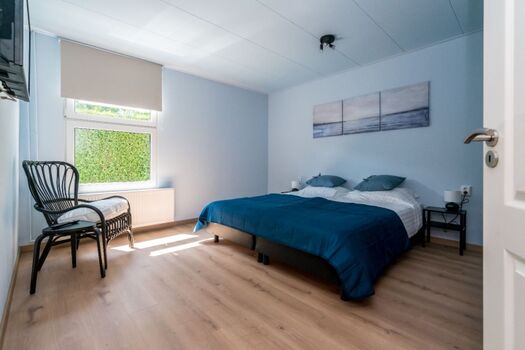 Schlafzimmer 1 mit 2 Einzel Boxspringbetten