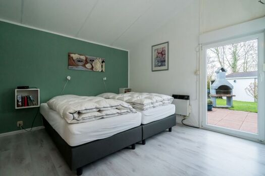 Schlafzimmer 1 mit 2 Einzel Boxsprings (1x2M)