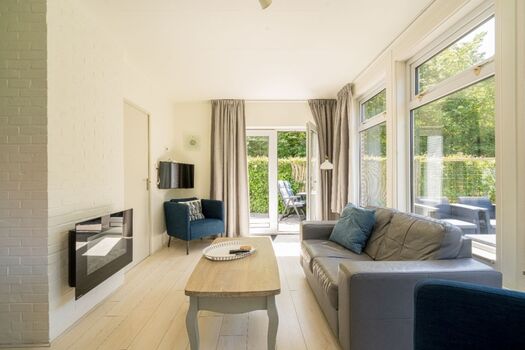 Das komplette neu eingerichtete Ferienhaus mit Elektrokamin