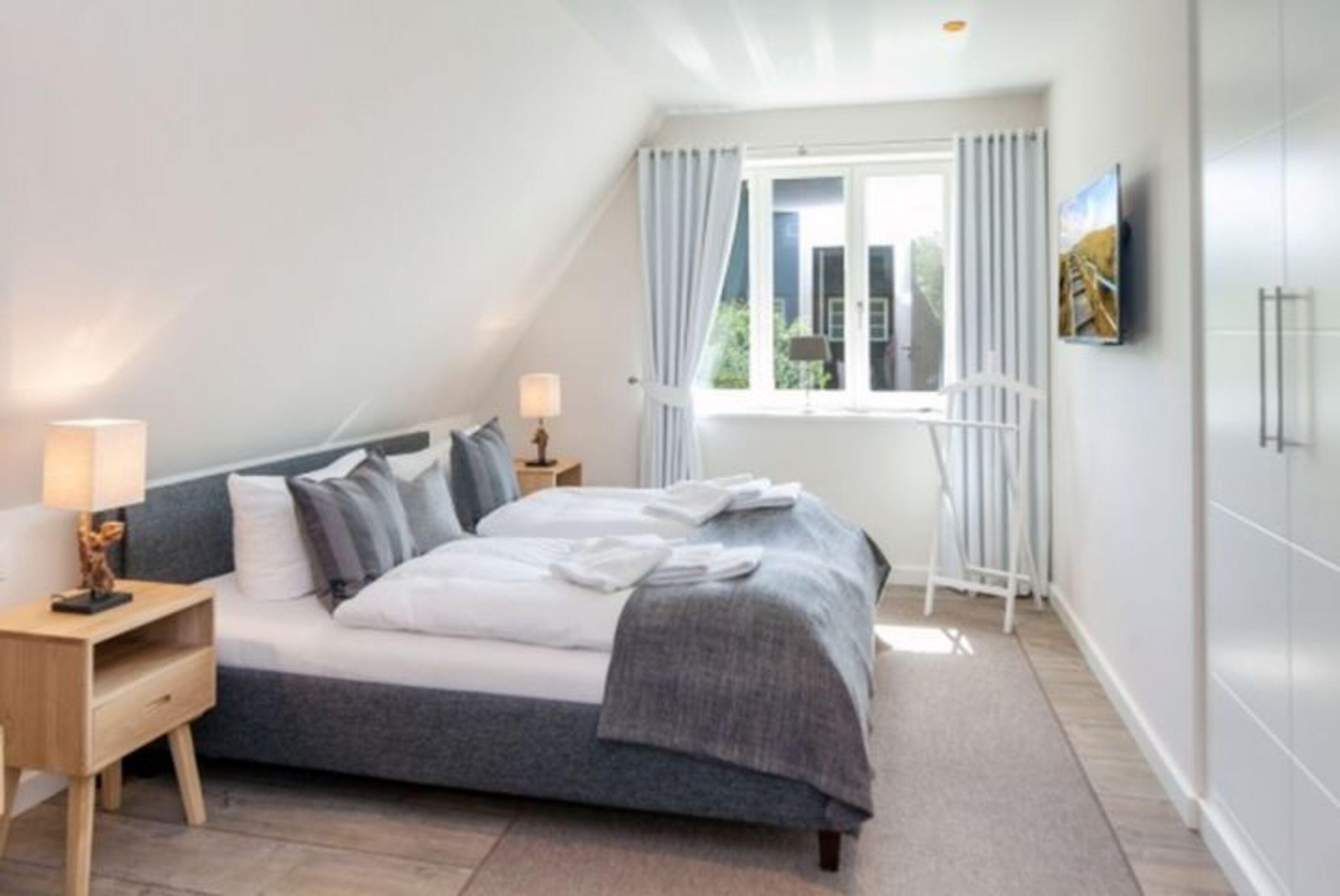 Schlafzimmer 1