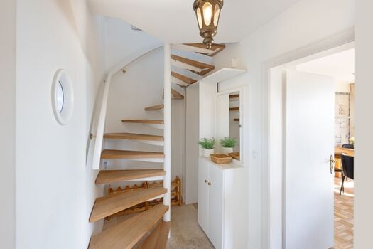 Eingangsbereich und Treppe