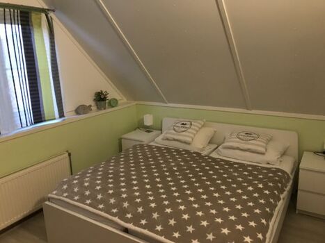 Schlafzimmer 2 (180x200)