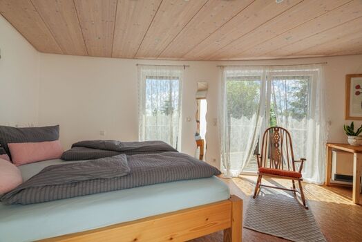 Schlafzimmer mit Doppelbett