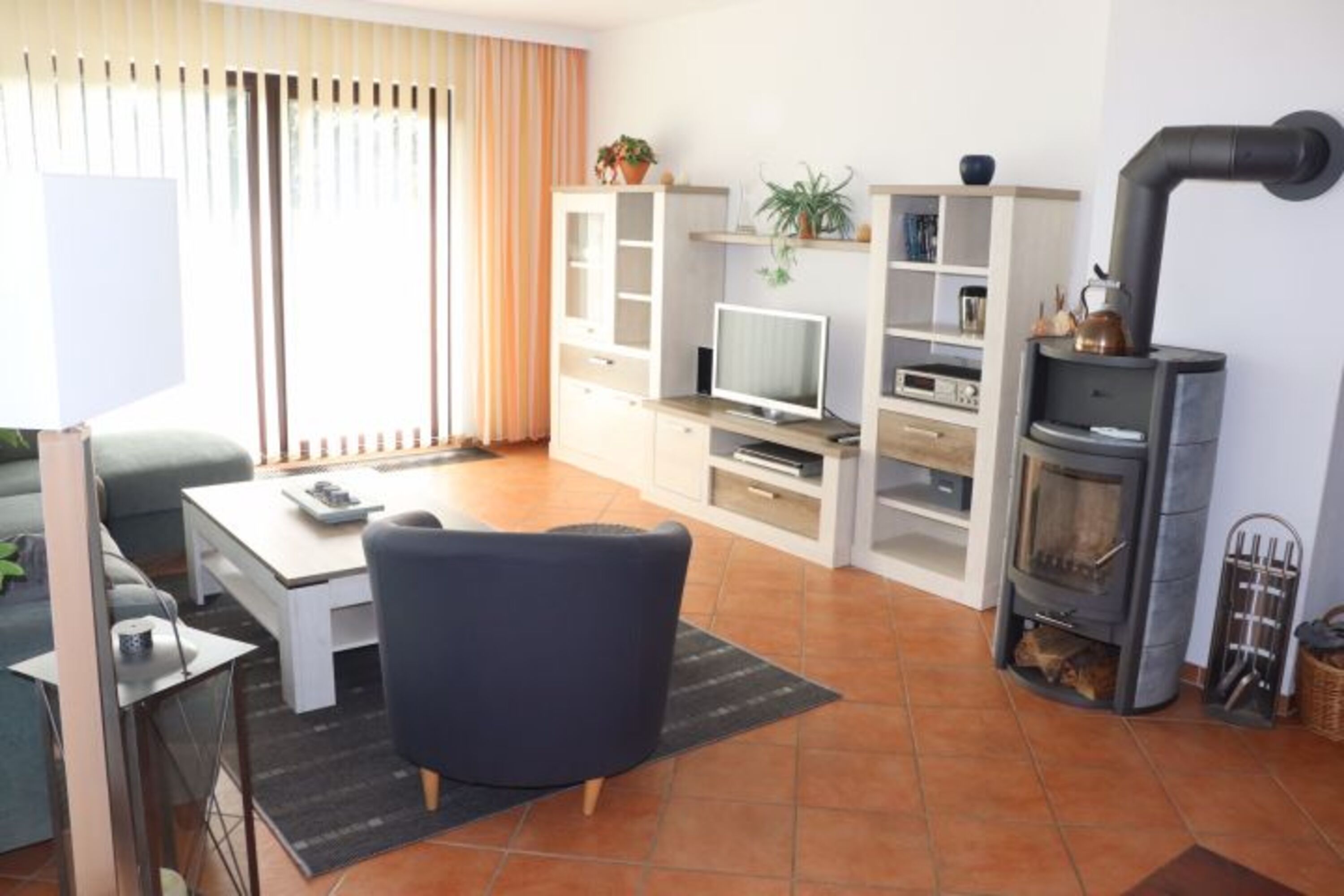 Wohnraum mit Kamin 