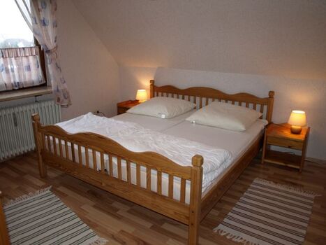 Schlafzimmer 1