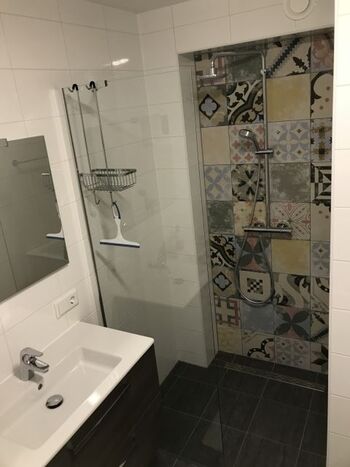 begehbarer Regendusche