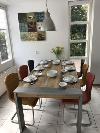 mit Blick auf umlaufende Terrassen