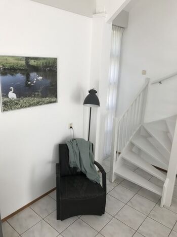 Lese-Sessel mit Standleuchte