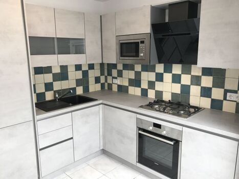 Neue moderne Küche mit allem Komfort...